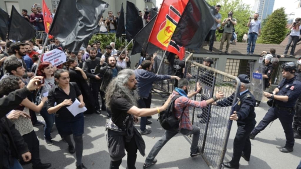 Über 200 Tote in Türkei: Proteste nach Grubenunglück