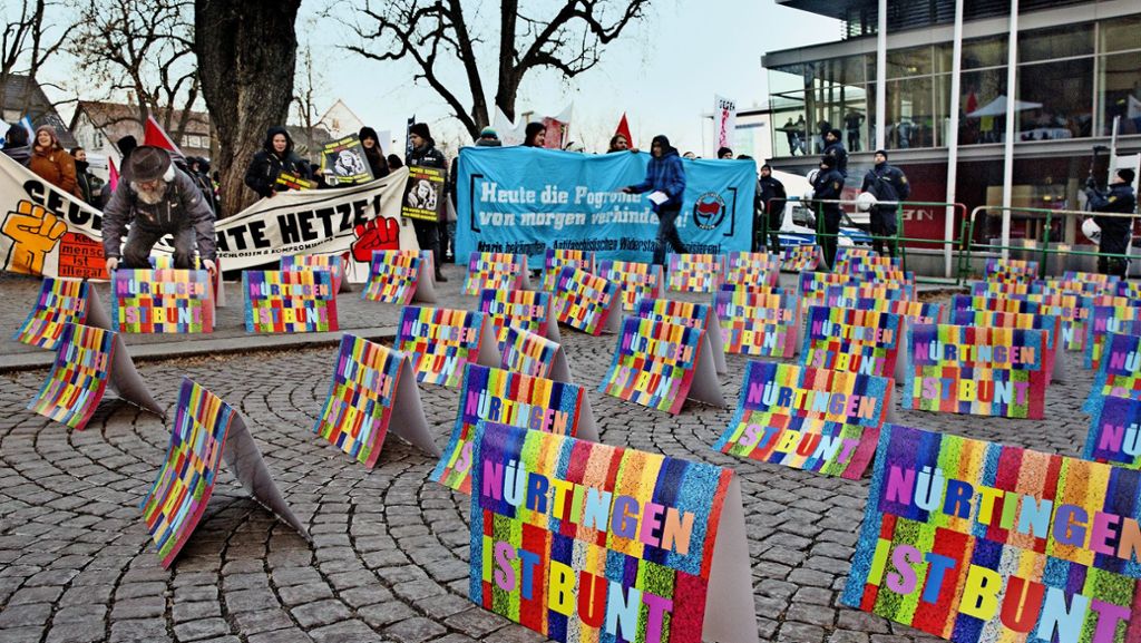 Nürtingen: Friedlicher und bunter Protest gegen die AfD