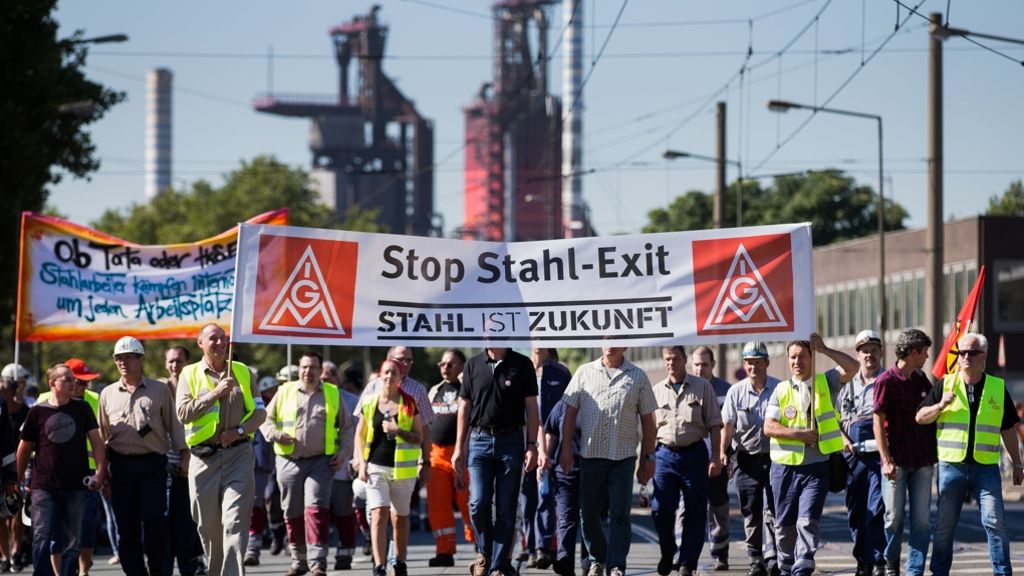 Angst um Jobs: 7000 demonstrieren bei Thyssenkrupp