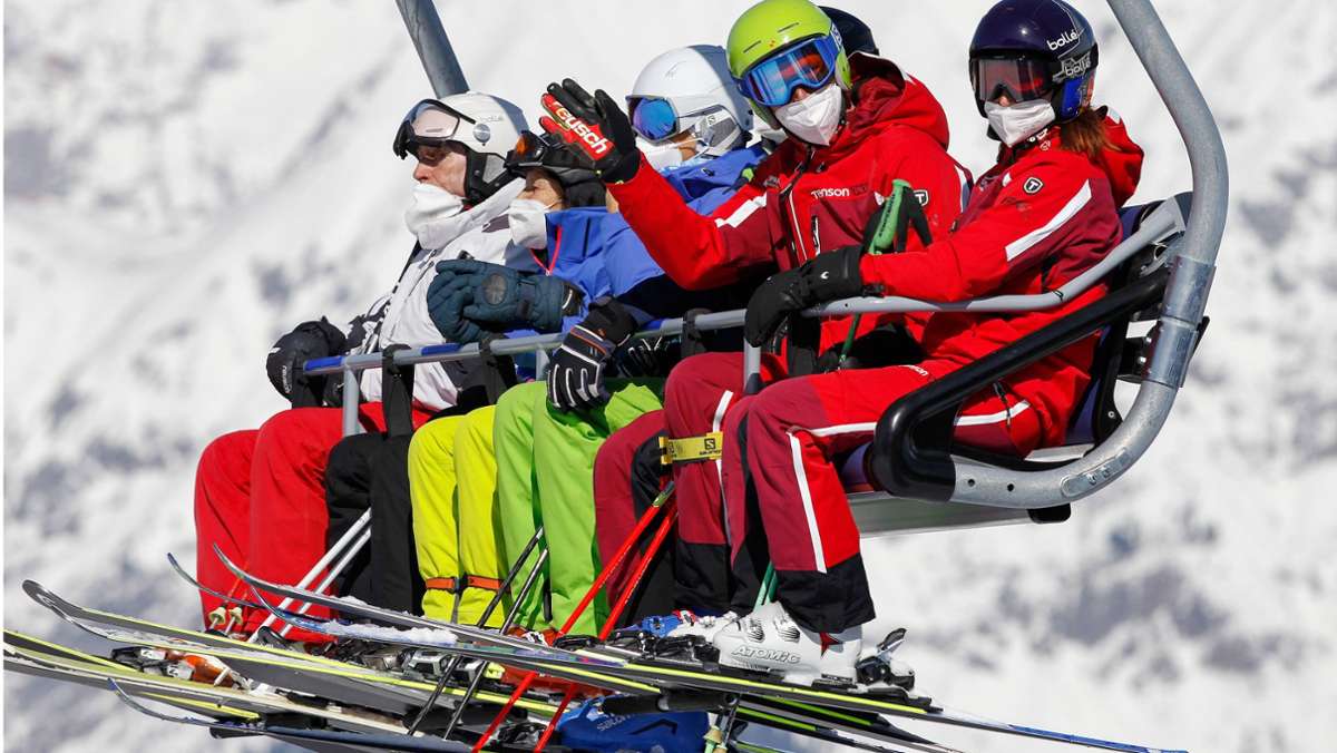 Masken und Skipässe: Was Sie über die Skisaison wissen sollten