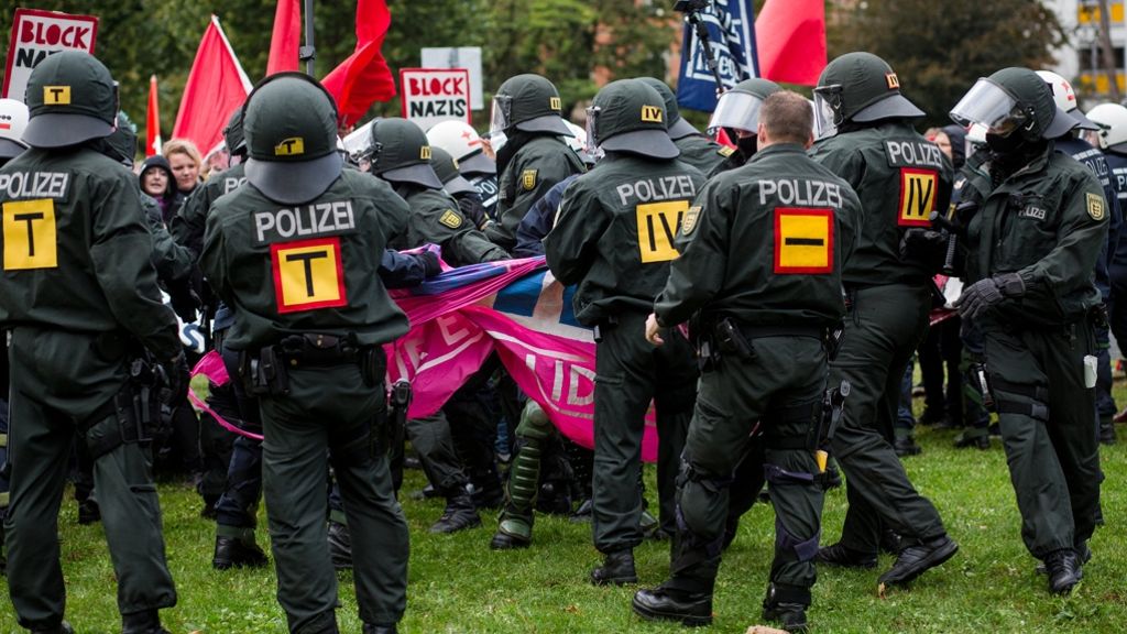 Attacken gegen AfD-Politiker: Farbbeutel und zerstochene Reifen in Stuttgart