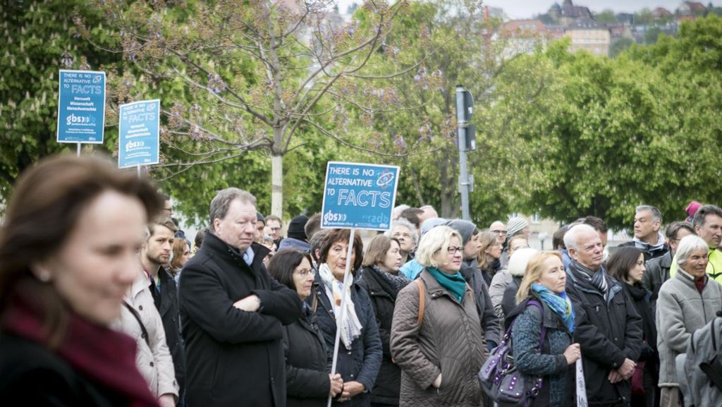 March for Science in Stuttgart: Wissenschaftler demonstrieren für freie Forschung