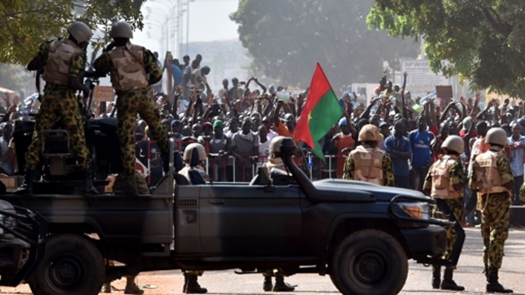 Burkina Faso: Armee übernimmt Kontrolle nach Unruhen