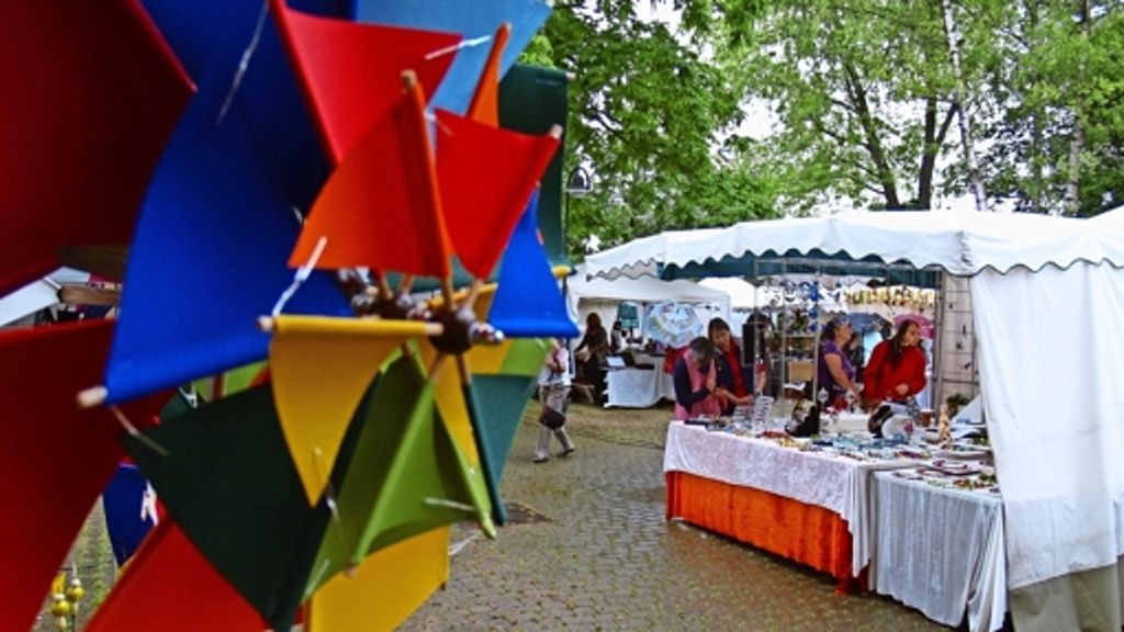 Kunstmarkt in Möhringen: Die Bänke bleiben liegen