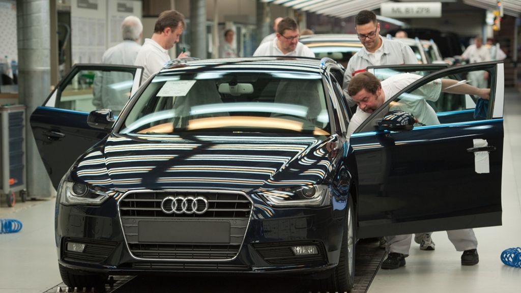 Betriebsversammlung bei Audi: Audi-Personal verlangt nach Jobgarantien