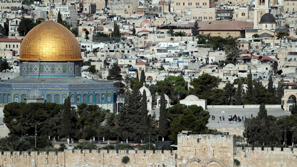 Jerusalem: Drei Angreifer schießen auf Polizisten