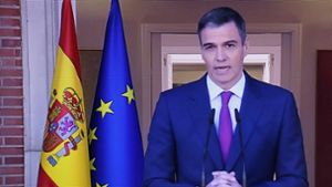 Korruptionsverdacht gegen Ehefrau: Spaniens Ministerpräsident Sánchez bleibt im Amt
