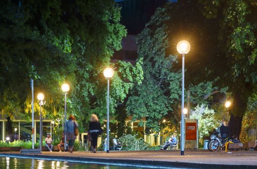 Sicherheitskonzept Fur Oberen Schlossgarten 160 Leuchten Bringen Mehr Licht An Den Stuttgarter Eckensee Stuttgart Zeitung 