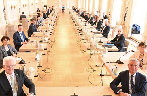 100 Tage Grün-Schwarz: Deshalb kommt Grün-Schwarz nicht in die Gänge - Vimarsana News