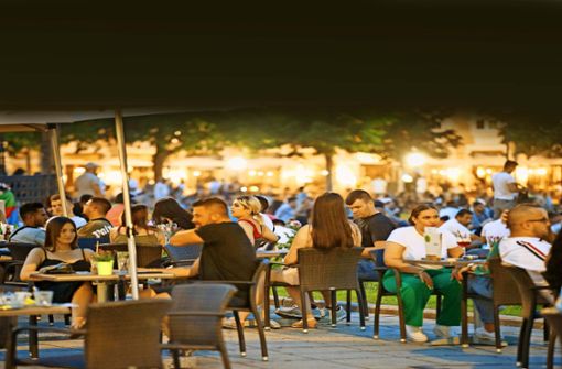 Baden-Württemberg: Gastronomen suchen verzweifelt nach Mitarbeitern - Vimarsana News