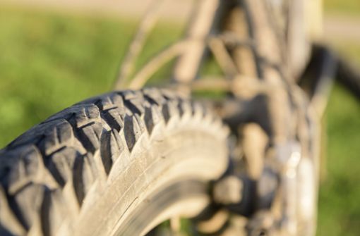Unfall im Kreis Ludwigsburg: Autofahrer fährt elfjährigen Radfahrer an und flüchtet - Vimarsana News