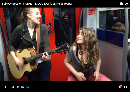 Kiddo Kat in der S-Bahn: Musiktrio begeistert mit spontaner Jamsession -  Panorama