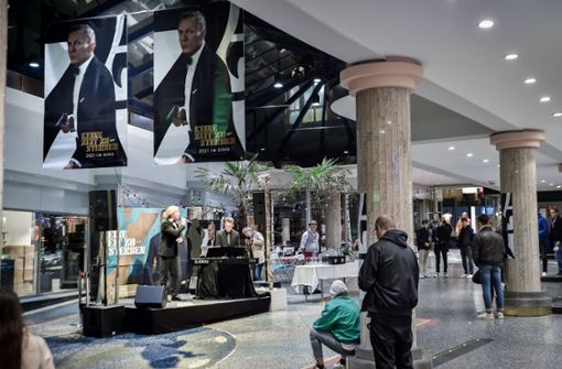 James-Bond-Premiere in Stuttgart: Martini um Mitternacht mit 007 - Vimarsana News