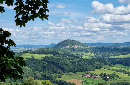 Drei Kaiserberge im Kreis Göppingen: Höhentour für ambitionierte Wanderer - Vimarsana News