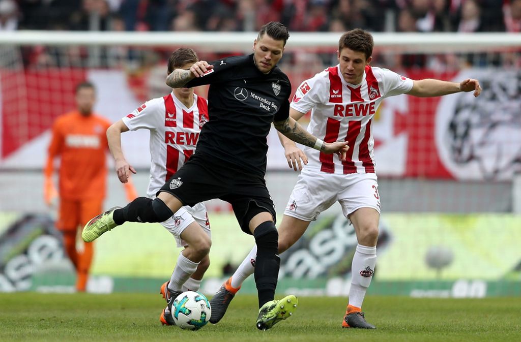 Daniel Ginczek (3): Der Stürmer löste beim VfB eine Schrecksekunde aus, als er nach einem knackigen Zweikampf am Boden liegen blieb. Das Knie schmerzte. Nach einer Behandlungspause ging es weiter für Daniel Ginczek, der jedoch kaum ein Durchkommen fand. Später musste er defensiv verstärkt helfen.