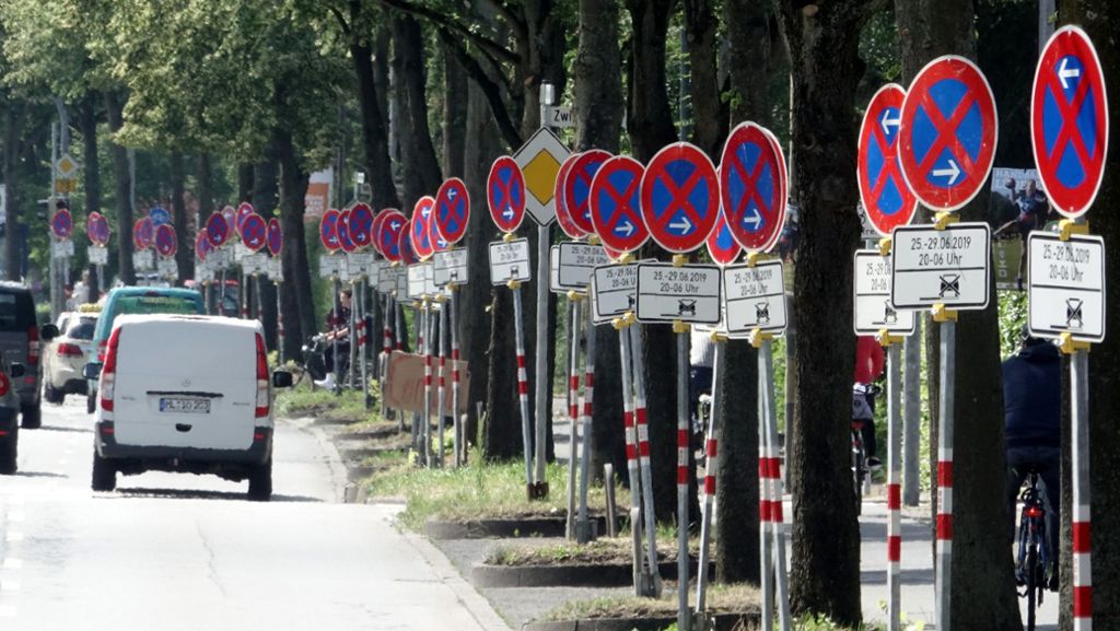 Schilder-Dschungel in Lübeck: 161 Halteverbotsschilder in einer Straße aufgestellt