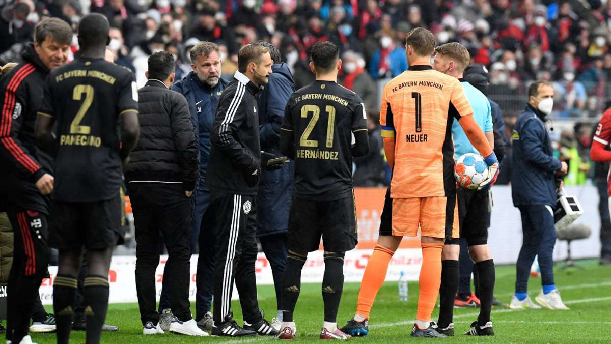 SC Freiburg gegen Bayern München: Zwölf Mann auf dem Feld –  Bayern muss um Punkte bangen