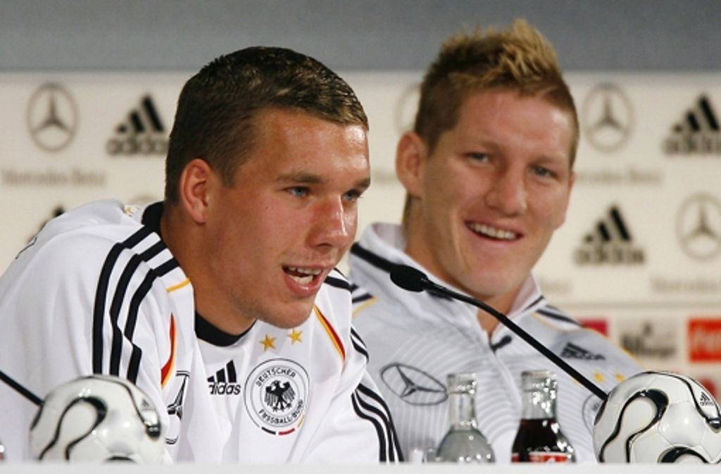 Ein Herz und eine Seele: Aus den Youngsters „Poldi“ und „Schweini“ (im Bild bei einer Pressekonferenz während der WM 2006) sind gestandene Profis geworden.