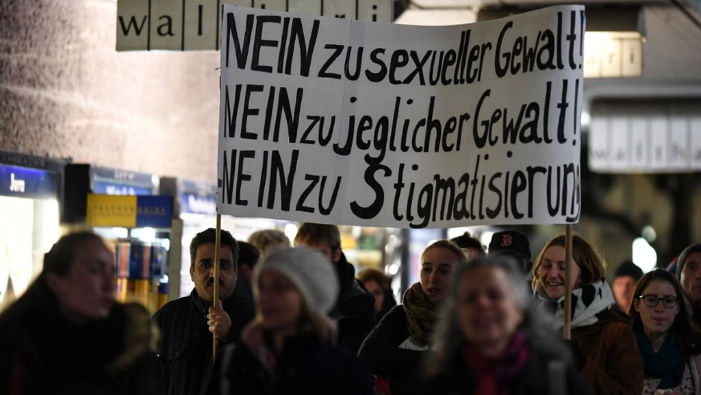 Demos nach Gruppenvergewaltigung in Freiburg: Oberbürgermeister erhält Morddrohungen