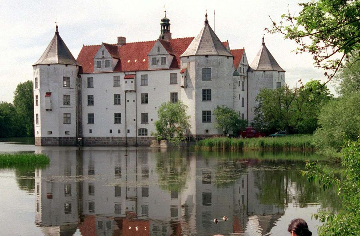 Ganz in der Nähe befindet sich das Schloss Glücksburg.