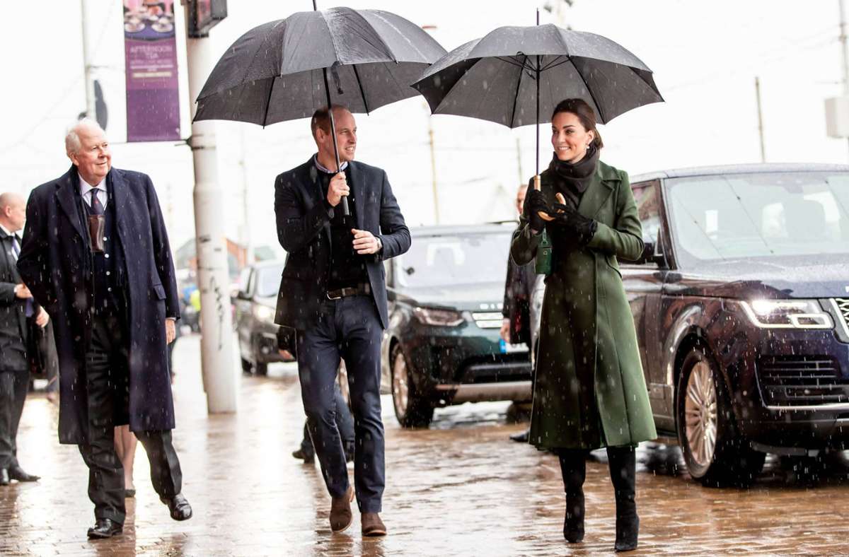 Kate trug den tannengrünen Mantel auch 2019 bei einem Termin mit ihrem Mann Prinz William...