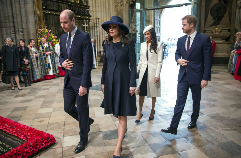 Die jungen Royals beim Betreten von Westminster Abbey