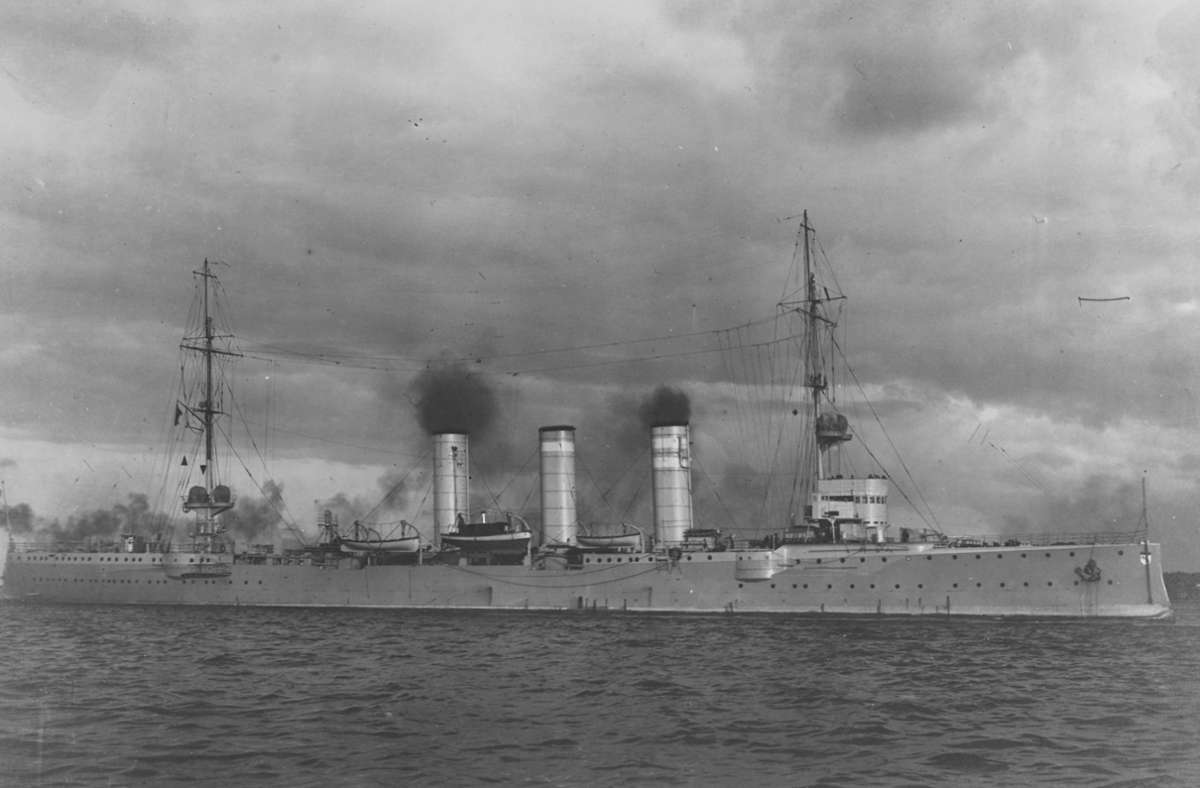 SMS Mainz: Der Kleine Kreuzer der Kaiserlichen Marine kam im Ersten Weltkrieg zum Einsatz. Das Schiff lief 1909 vom Stapel und wurde im August 1914 im ersten Seegefecht bei Helgoland von britischen Kriegsschiffen versenkt.