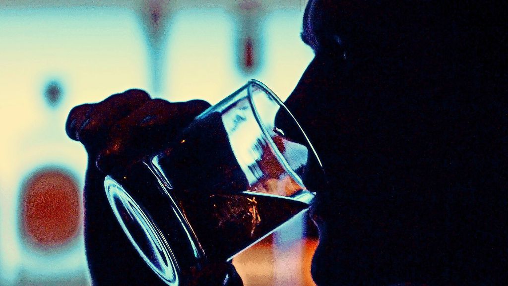 Alkoholkonsum in Stuttgart: Kritik an Aufhebung des Alkoholverkaufsverbot