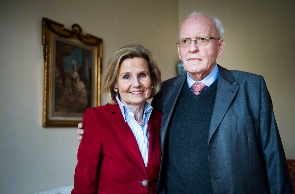Etwas mehr als ein Jahr nach dem Tod seiner Frau heiratete Herzog im September 2001 seine zweite Frau, Alexandra Freifrau von Berlichingen. Aufgenommen wurde das Bild im März 2015 in Jagsthausen.