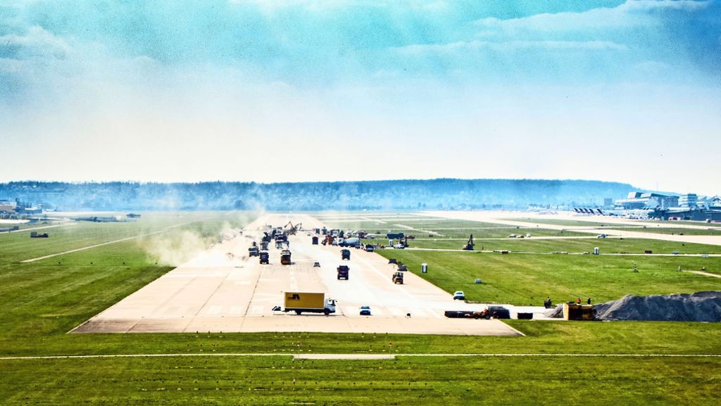 Sanierung am Flughafen: Flugzeuge können wieder starten  und landen