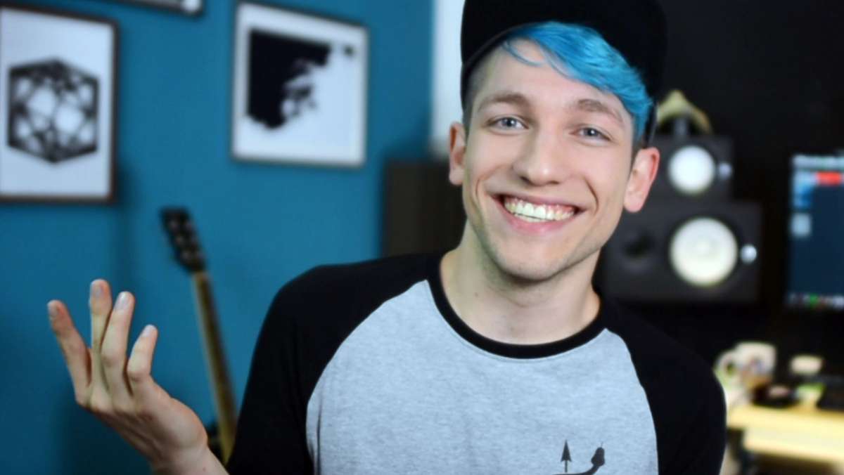  Der Mann mit dem markanten blauen Haarschopf wurde von Youtube als „Creator des Jahres“ ausgezeichnet. Auch mit einem seiner Videos landete er auf dem ersten Platz. 