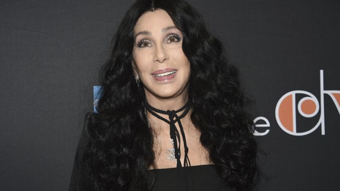 Cher kündigt Spielfilm über ihr Leben an
