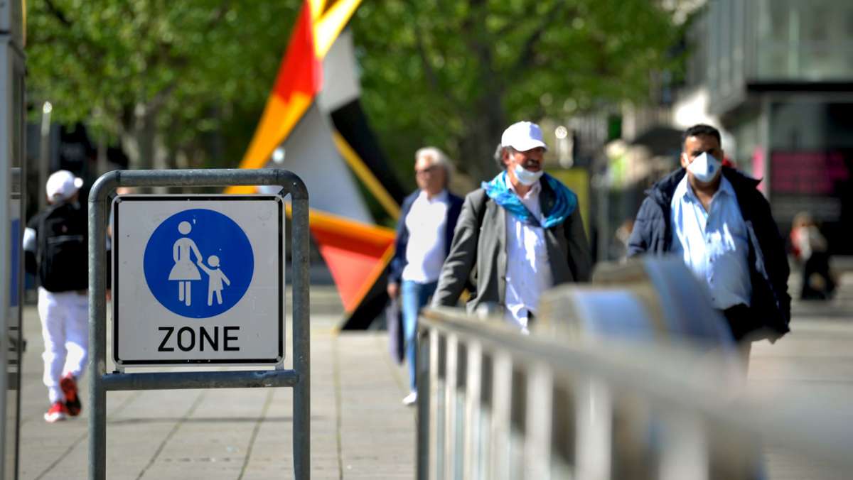 Maßnahmen gegen Corona-Pandemie in Stuttgart: Kuhn: In den Herbstferien nicht in  Risikogebiete fahren