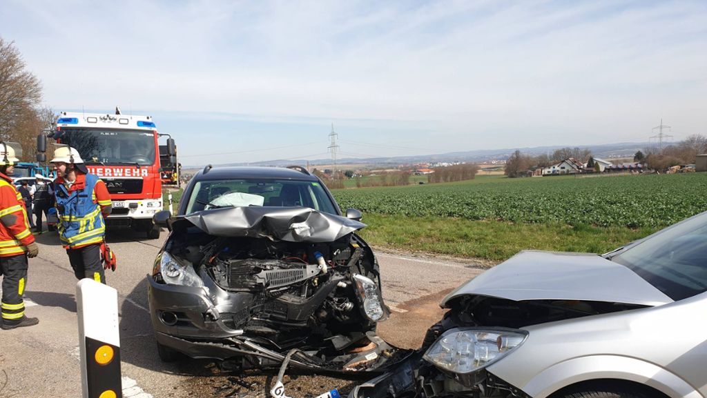Kreis Ludwigsburg: Frontalzusammenstoß bei Bönnigheim – Fahrer verletzt
