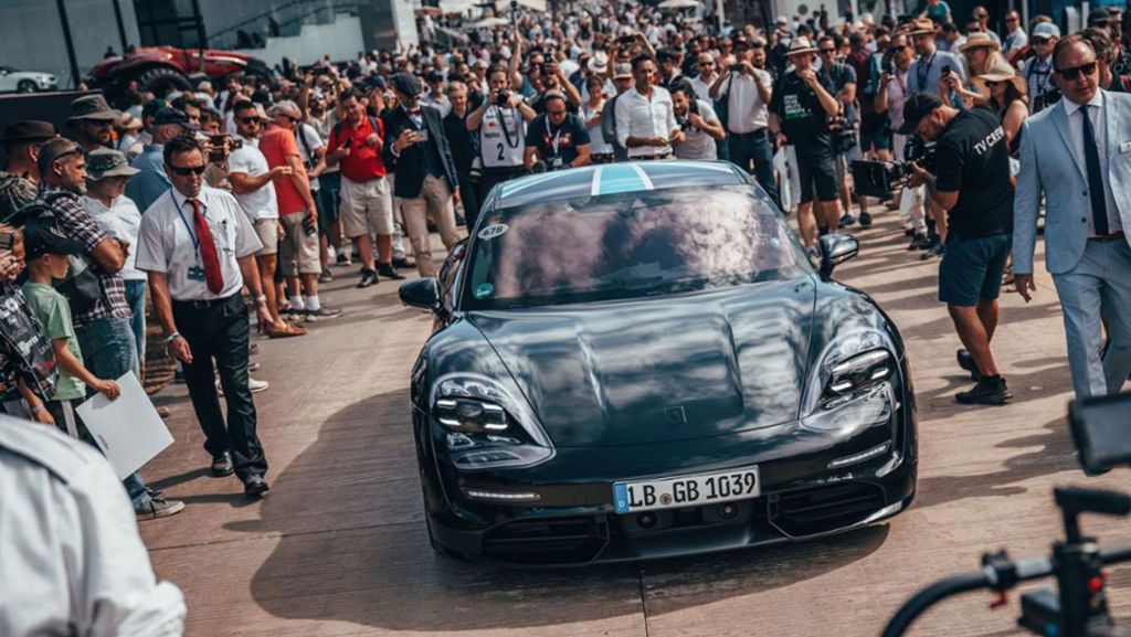 Wandel in der Autoindustrie: Porsche fährt voran