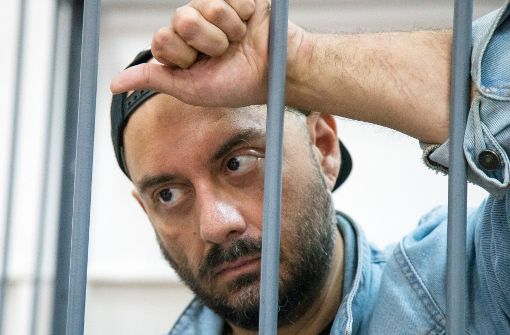 Hinter Gittern: der Regisseur Kirill Serebrennikow beim Hafttermin in Moskau Foto: AP