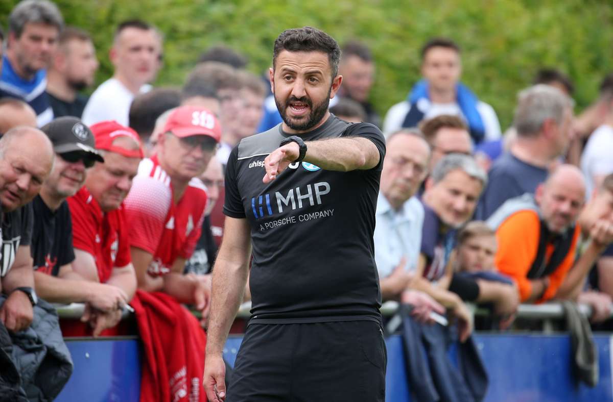 Trainer Mustafa Ünal machte sein Team vor der Partie heiß.