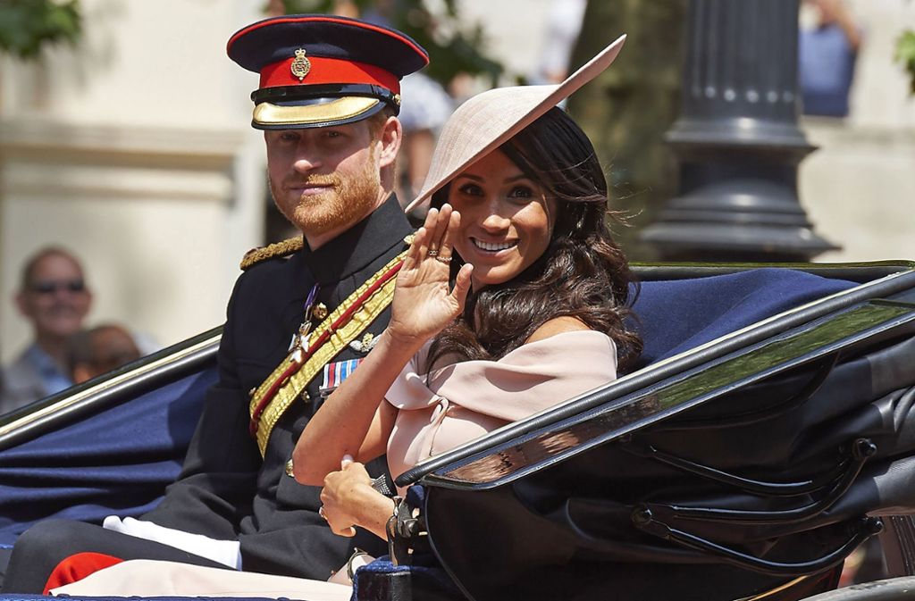 Juni 2018: Es ist ein Pflichttermin für Großbritanniens Royals – „Trooping the Colour“, die Militärparade zu Ehren von Queen Elizabeth II. Erstmals ist auch Meghan, die frischgebackene Herzogin von Sussex, mit von der Partie.