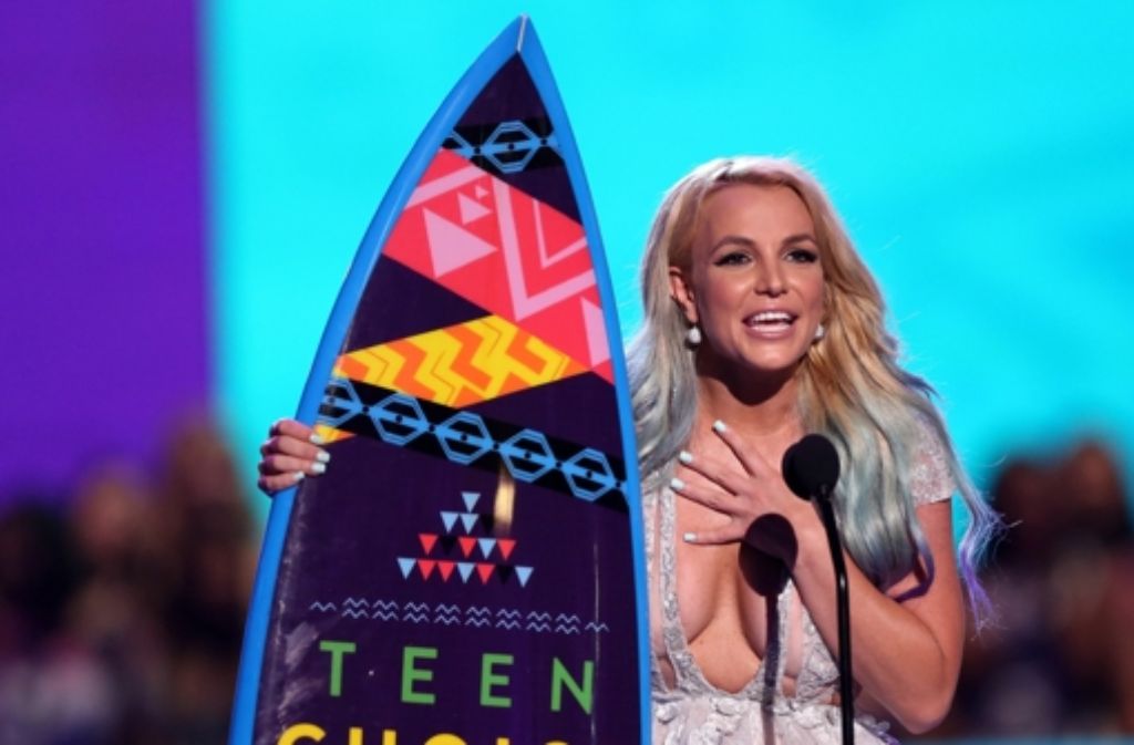 Ich und mein Surfboard: Britney Spears bei den Teen Choice Awards in Los Angeles