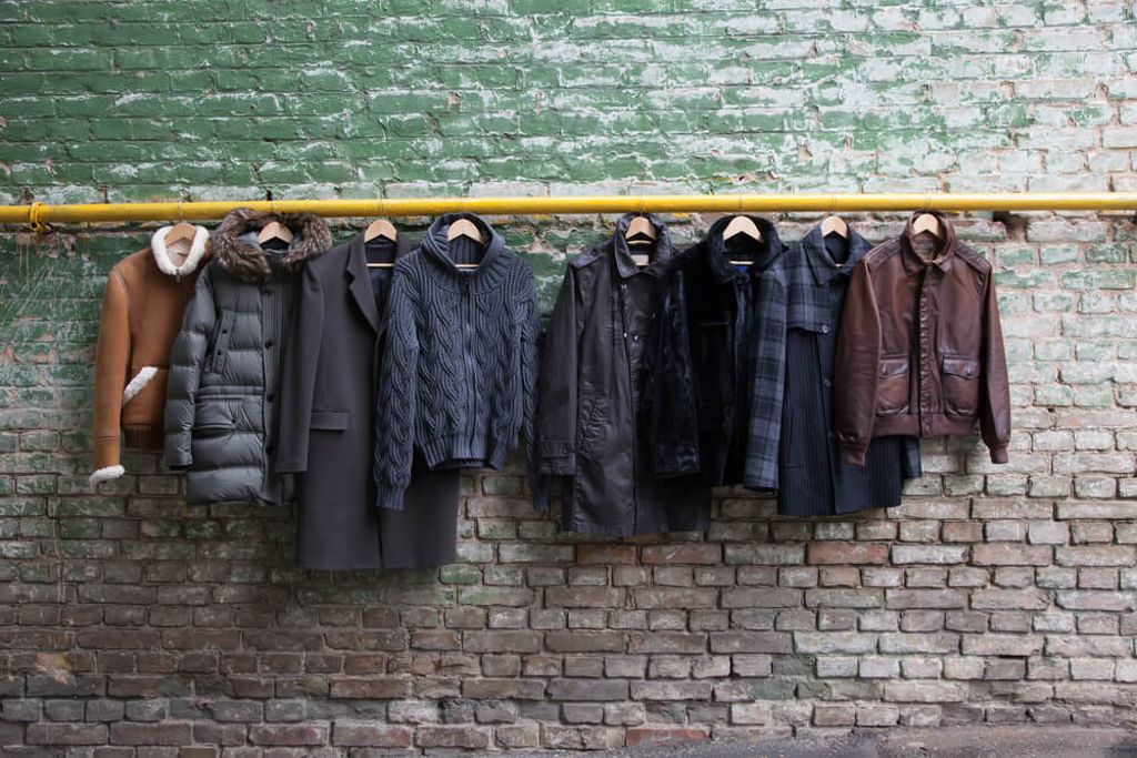 Achten Sie beim Waschen Ihrer Jacke immer auf das Material. Foto: SARYMSAKOV ANDREY / shutterstock.com