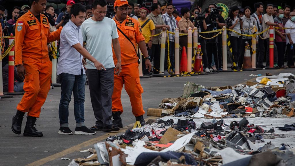 Indonesien: Wrackteile von abgestürztem Flugzeug entdeckt