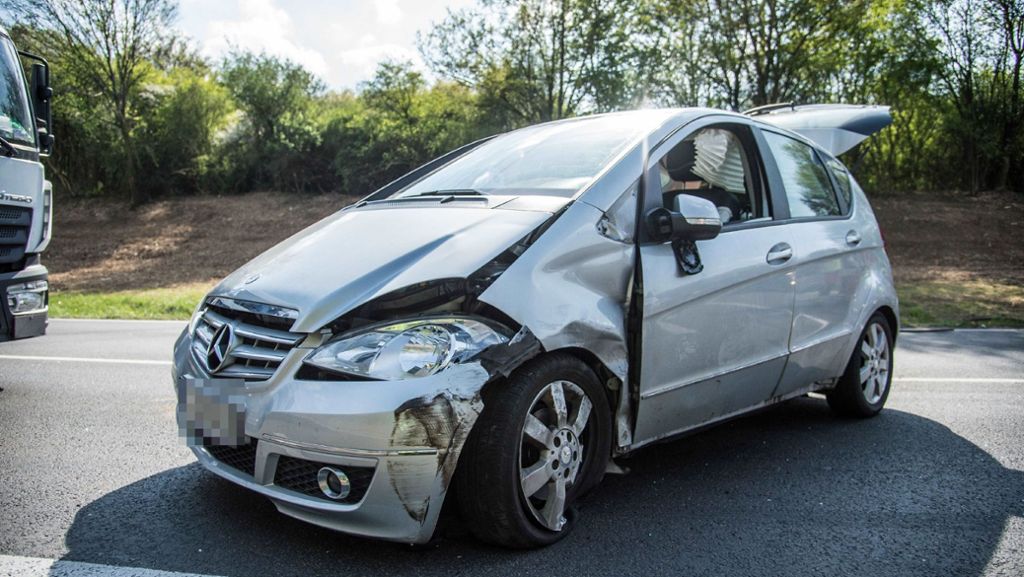 Filderstadt: Drei Verletzte bei Unfall mit mehreren Autos