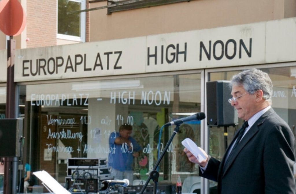 Auch am Fasanenhof entwickelte sich vor Neubauten eine Künstlerkolonie mit dem Namen „Europaplatz High Noon“.