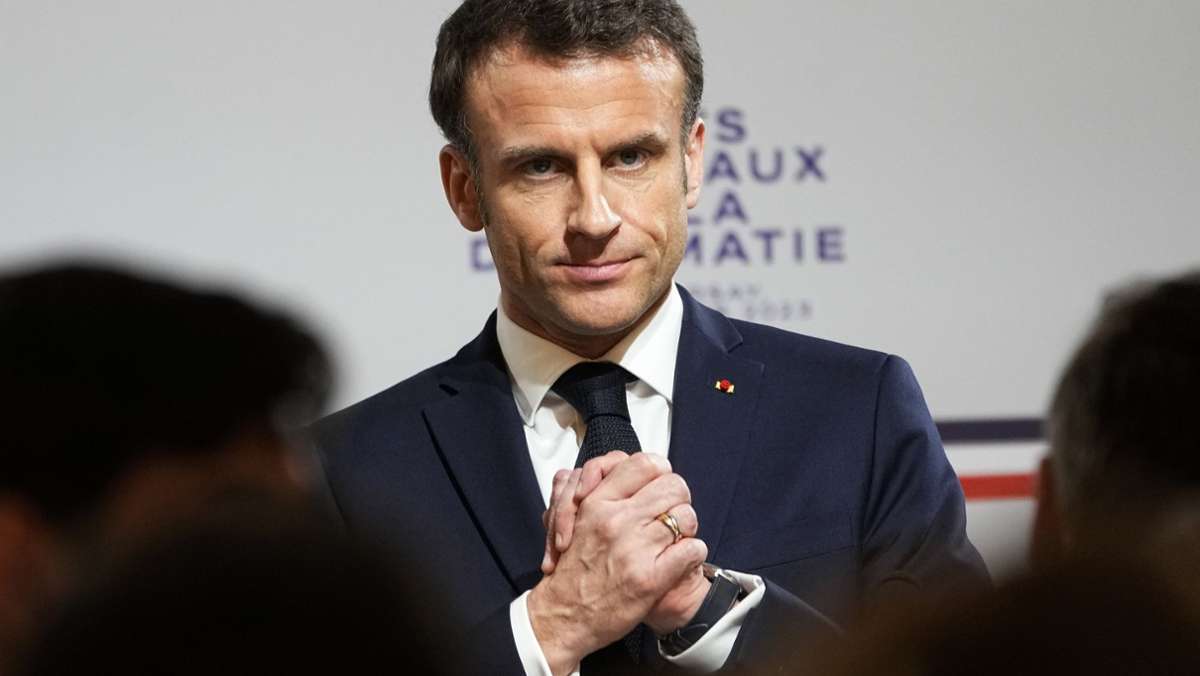 Rente ab 64 Jahren: Macron zieht den „Revolver der Demokratie“