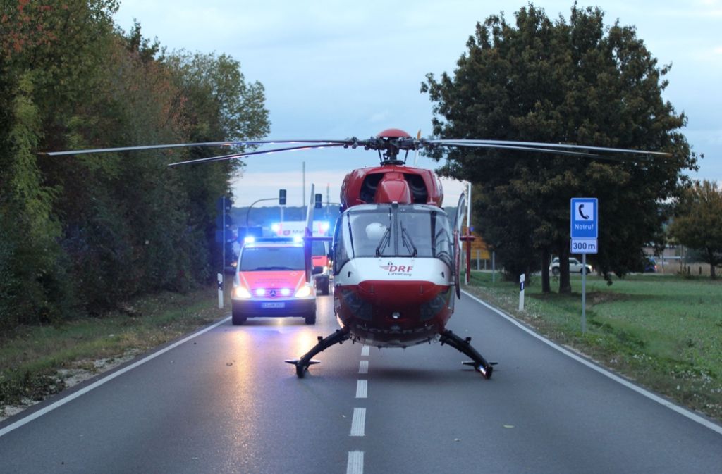 Zu einem schweren Unfall in Dettingen unter Teck ist ein Rettungshubschrauber angefordert worden.