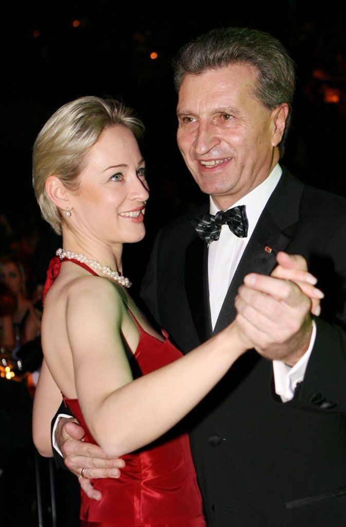 2008 stellte Ministerpräsident Günther Oettinger, damals 55 Jahre alt, seine neue Freundin Friederike Beyer beim Presseball vor.