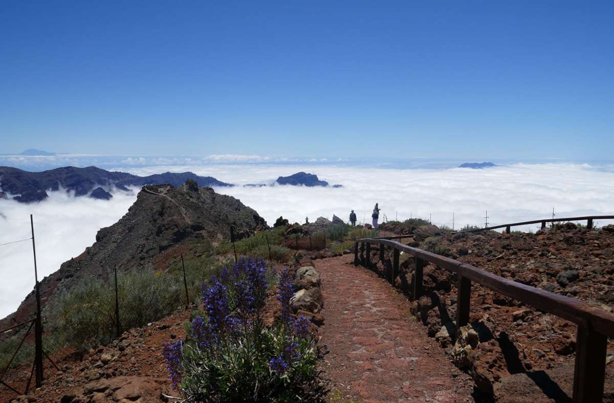 Im Nationalpark Roque de los Muchachos wandert man meist über den Wolken durch die archaische Vulkanlandschaft.