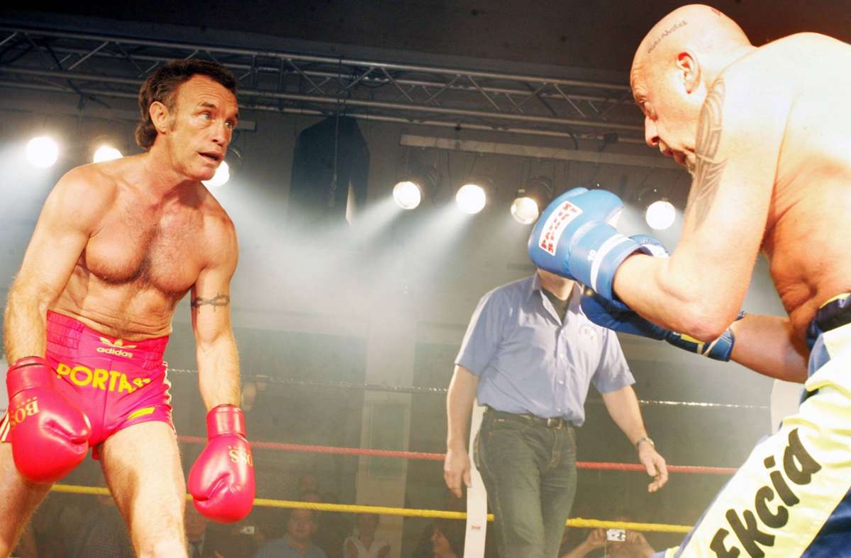 Der Boxer in Aktion 2006 gegen Ekcid Ledun.
