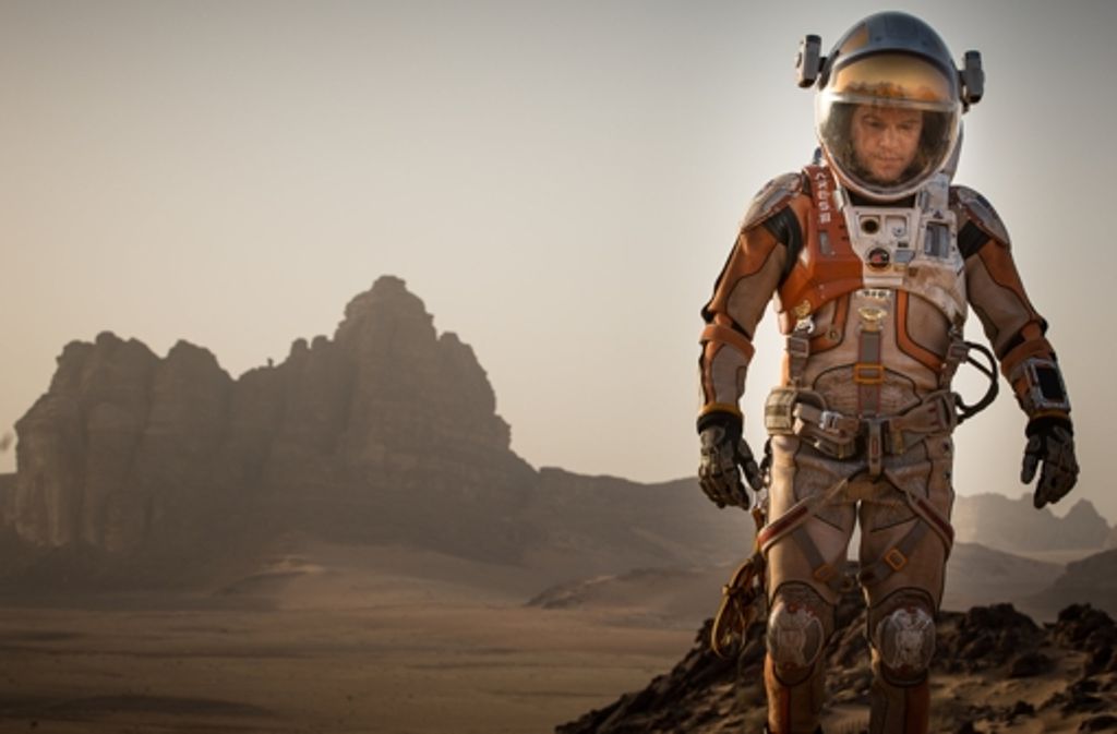 Auch Matt Damon ist nominiert, für seine Rolle als Mark Watney im Survival Thriller „Der Marsianer –Rettet Mark Watney" von Ridley Scott. Watney wird auf dem Mars zurückgelassen und muss sich als Robinson der anderen Art beweisen.