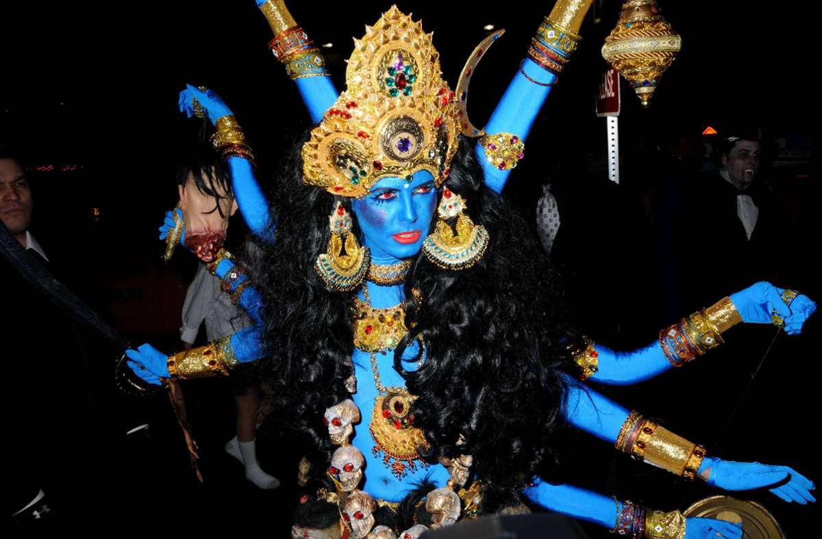 2008: Eine Indienreise inspiriert Heidi Klum zu diesem Kostüm in Gestalt der vielarmigen Göttin Kali.